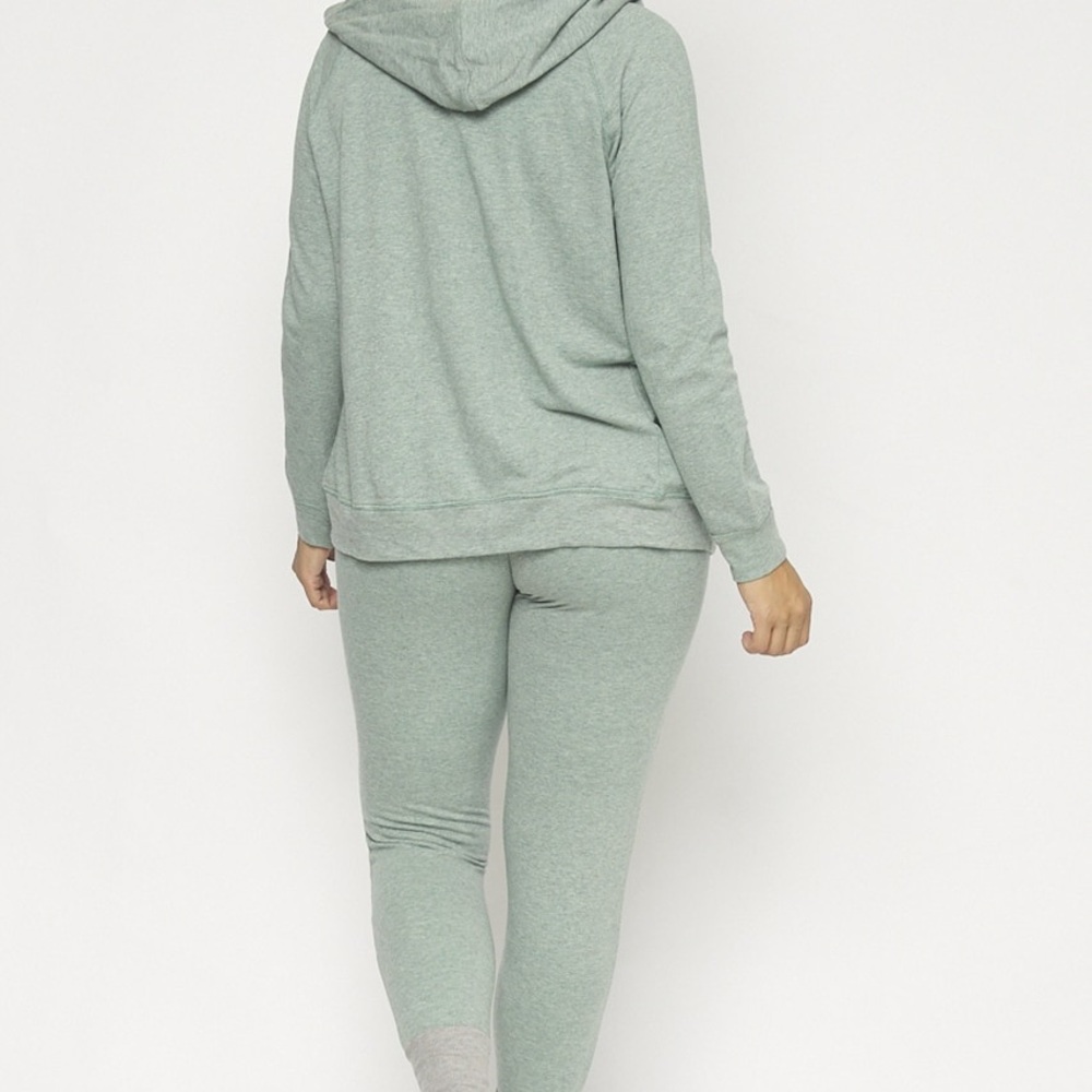 Track suit - Picture 3 of 3